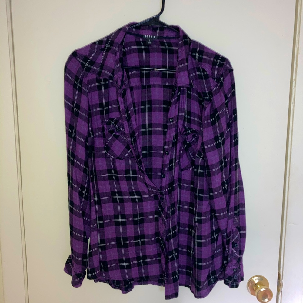 Torrid Size 1 purple and black plaid shirt